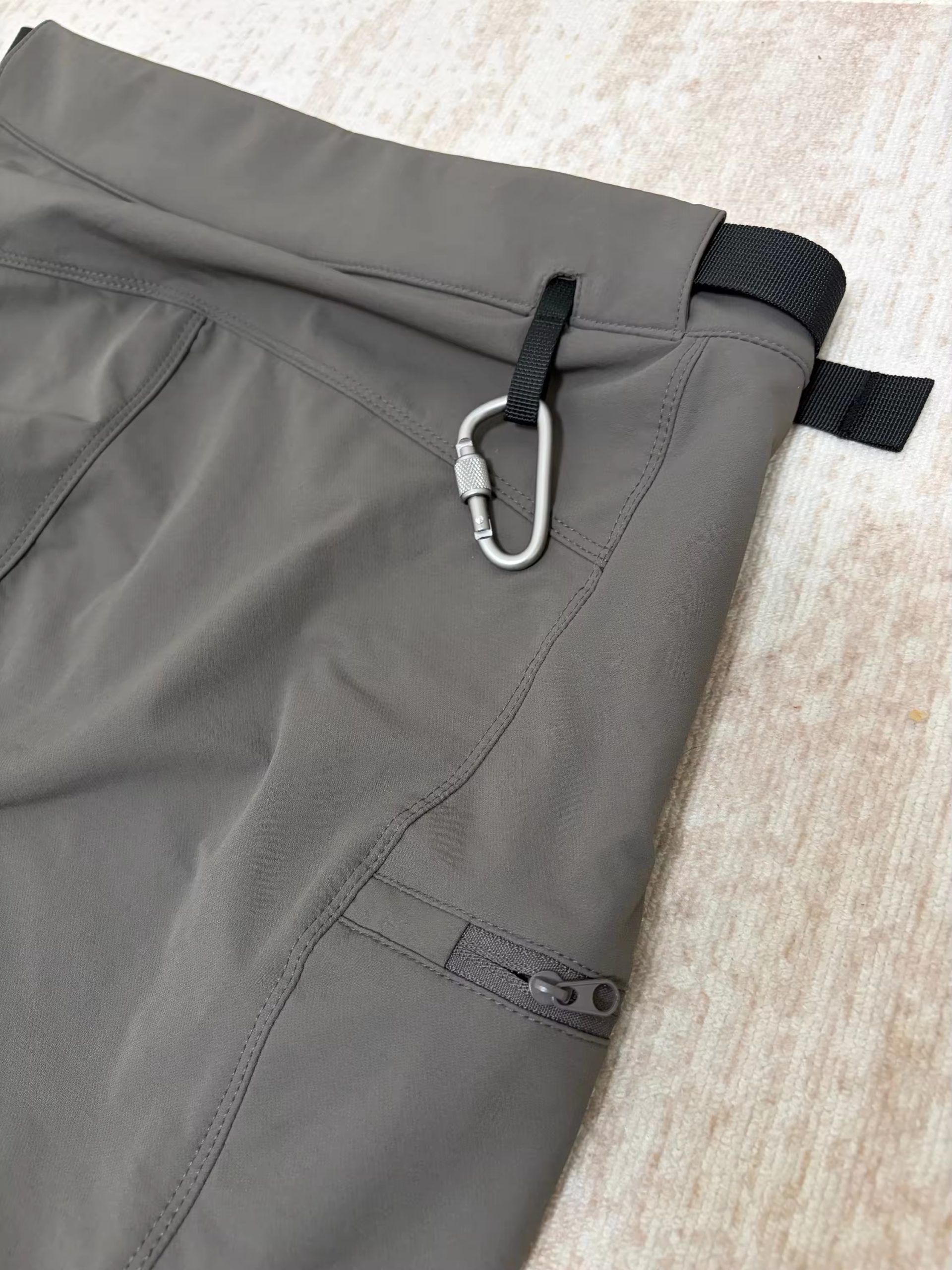mens lightweight stretch hiking pants pocket detail