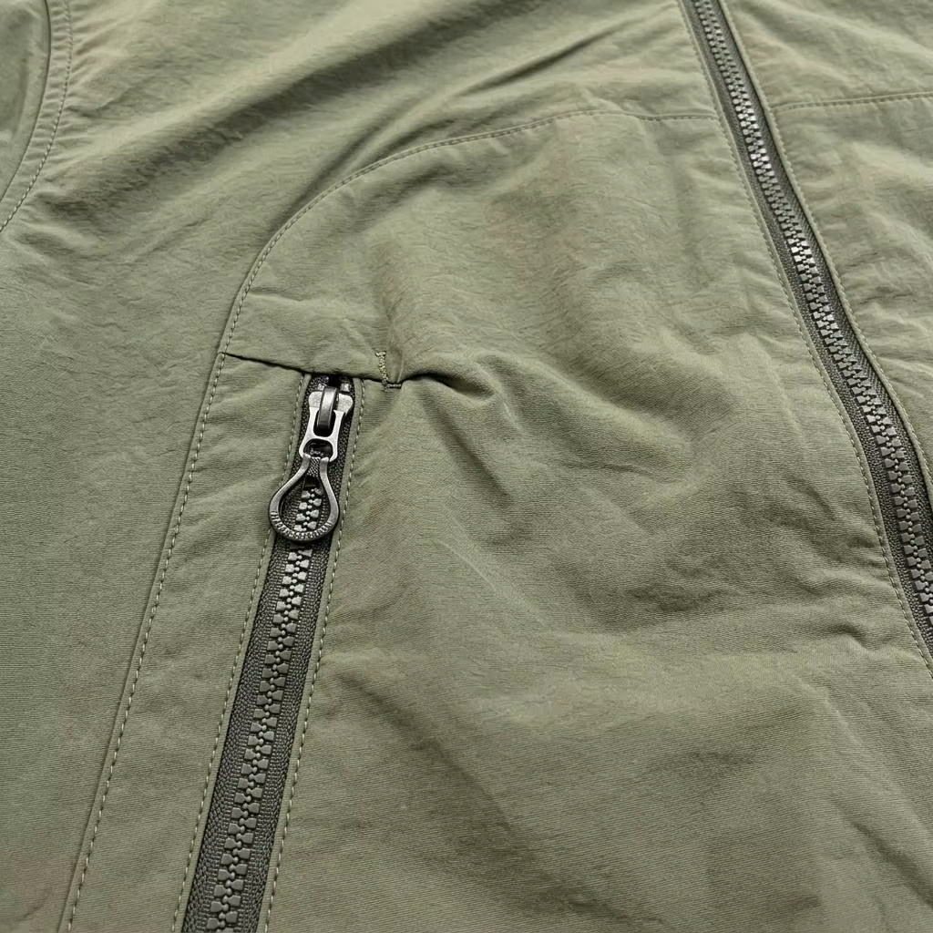 mens reversible tactical windbreaker zipper detail